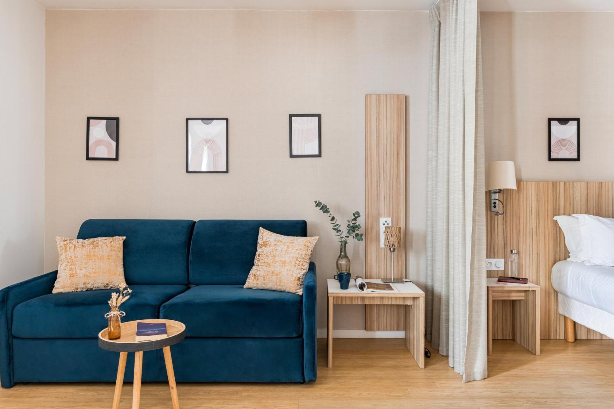 Large Studio with Sofa Bed